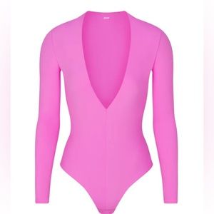 SKIMS Plunge Bodysuit Neon Orchid (Never worn!!)